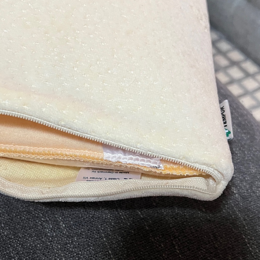 Tempur-Pedic Travel Comfort Pillow. New. Not used. - Picture 3 of 6